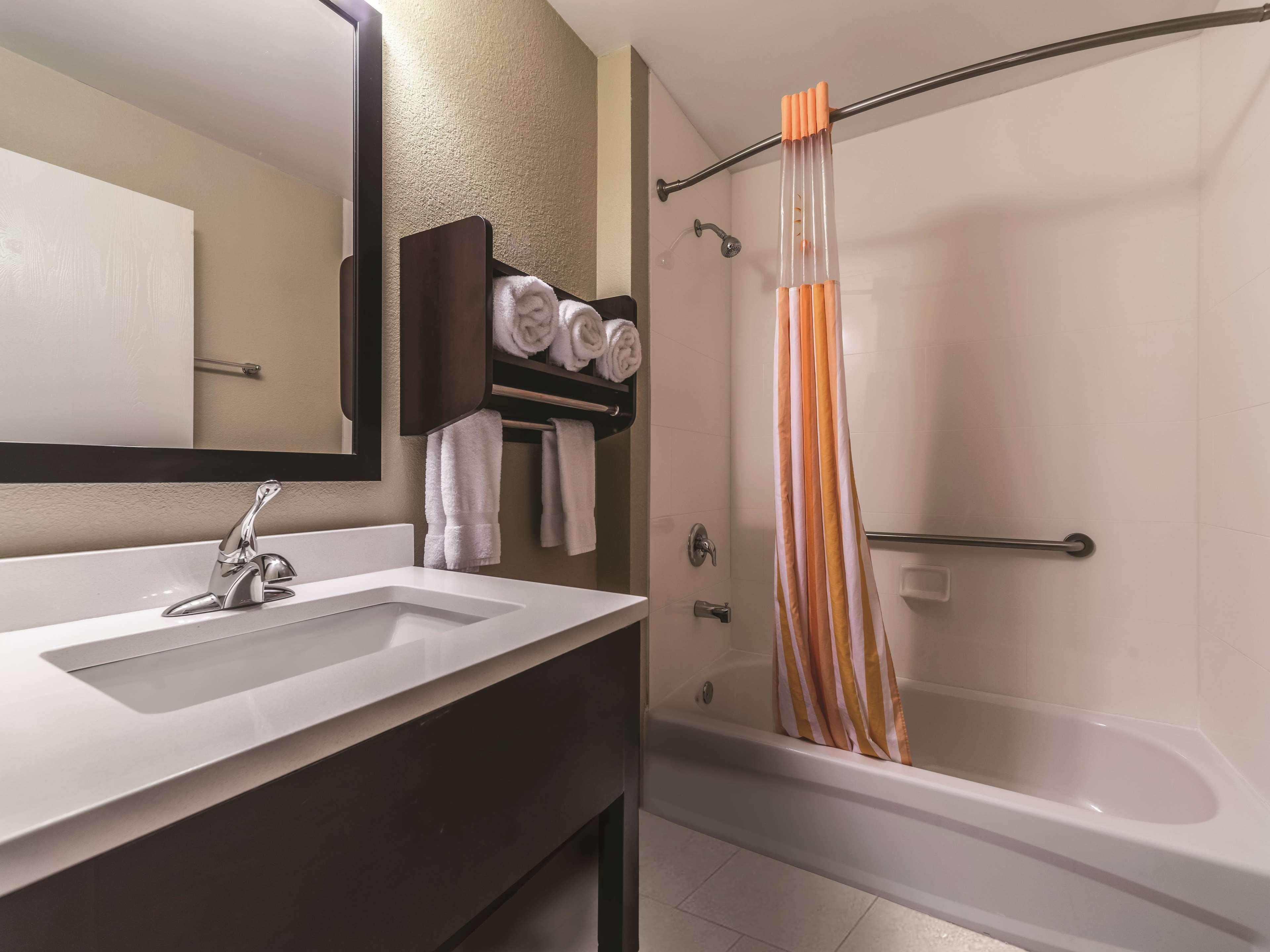 Hotel La Quinta By Wyndham - St. Louis 3*