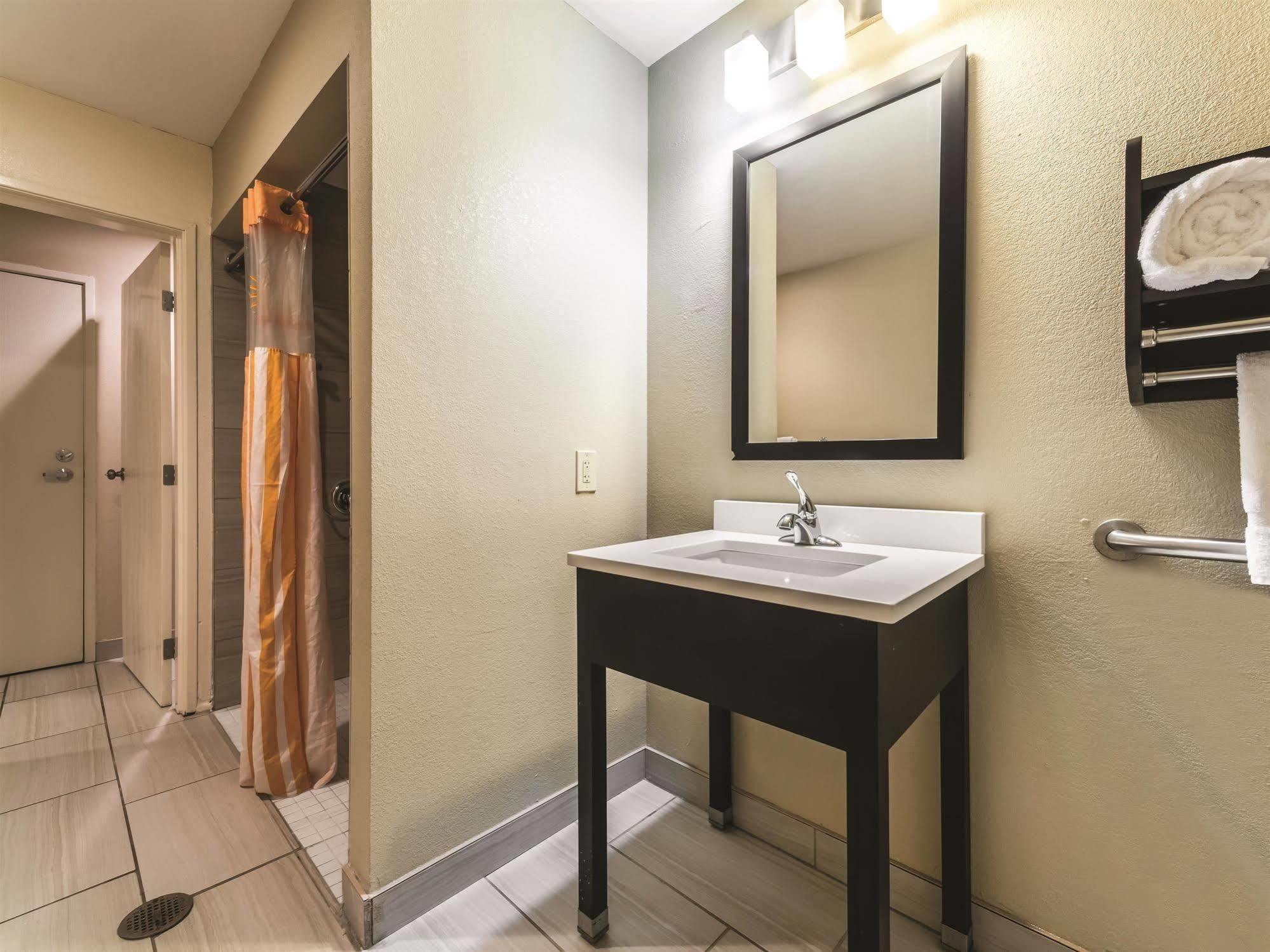 La Quinta By Wyndham - St. Louis Hotel